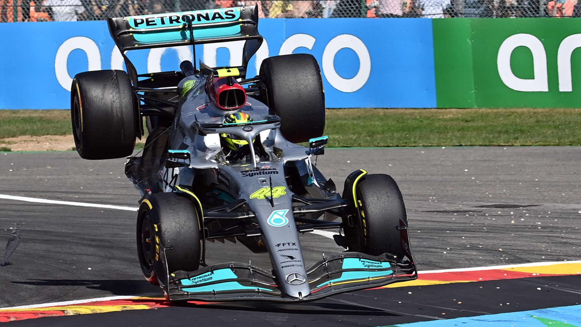 Lewis Hamilton dans les airs